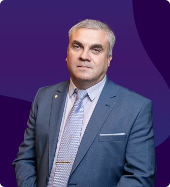 Олексій Устінов